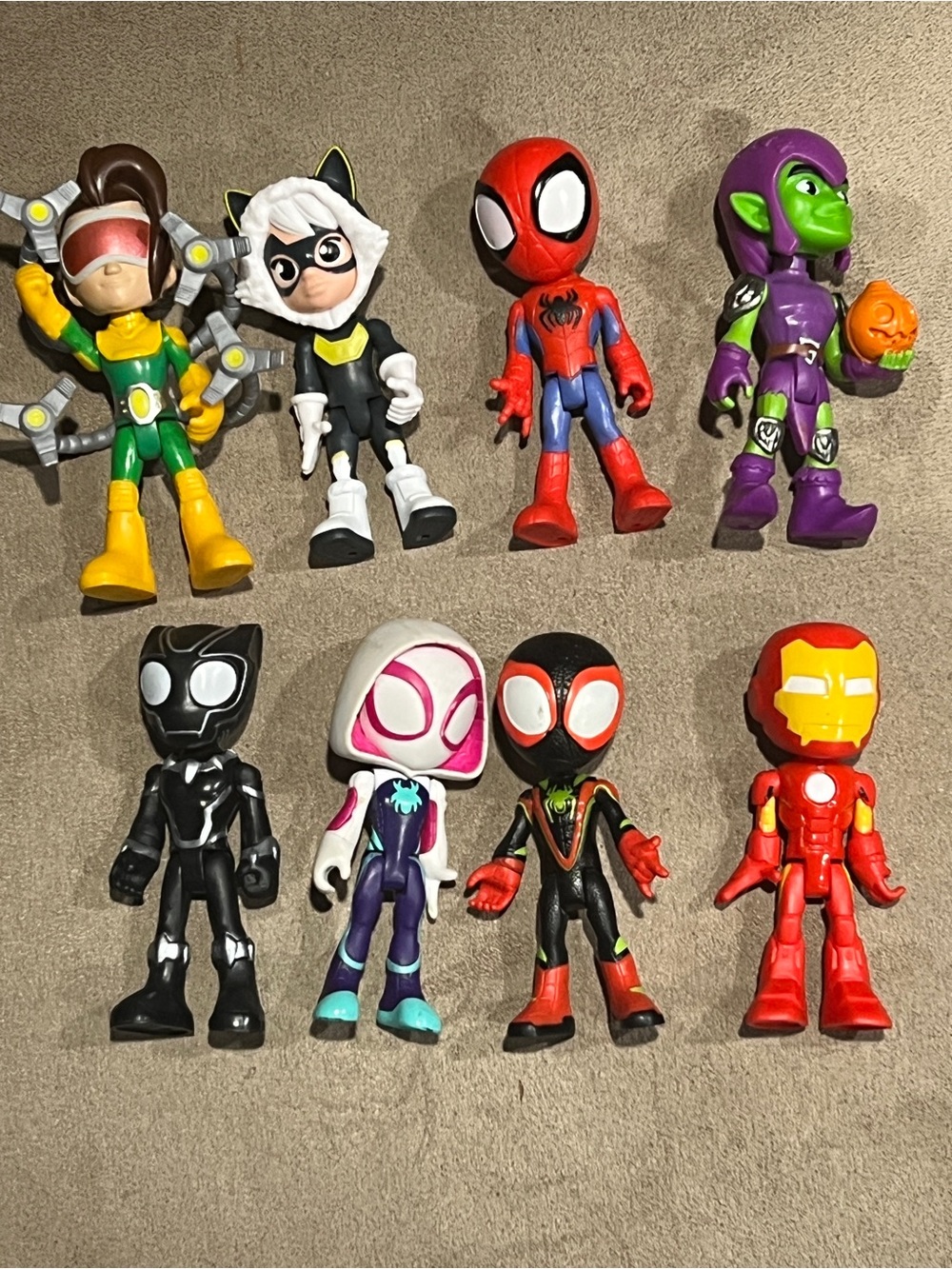 Spidey & Friends 4” lot of 8 Hulk Spider-Man Doc Ock  Gwen Ironman Miles cat